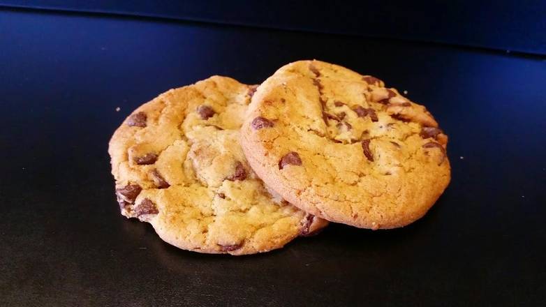 Order Chocolate Chip Cookies food online from St. Louis Pizza and Wings store, St. Louis on bringmethat.com
