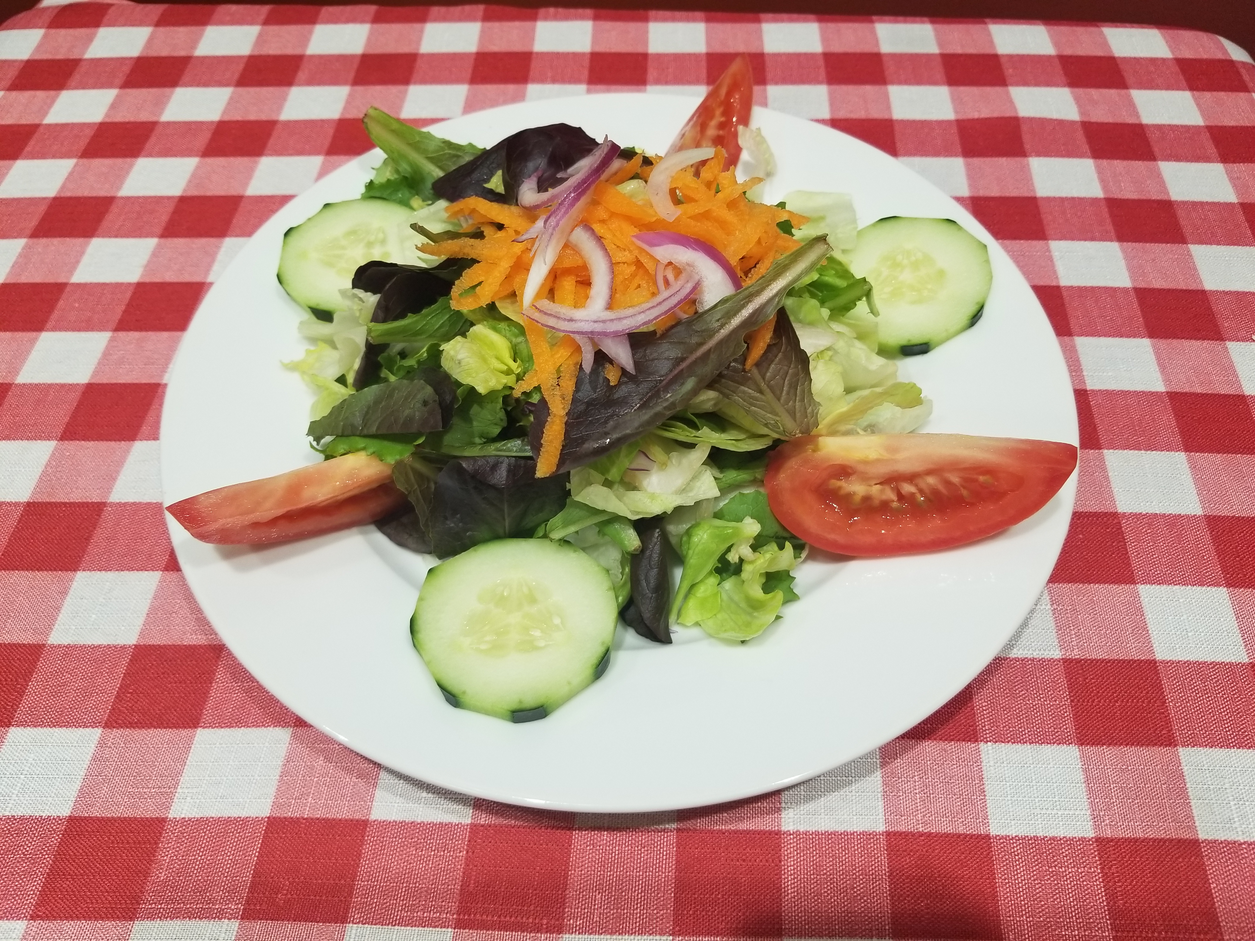 Order Garden Salad food online from Outta Hand Pizza store, Westfield on bringmethat.com
