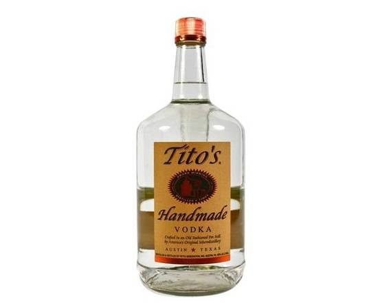 Order Tito's, 1.75L vodka (40.0% ABV) food online from NEWBRIDGE WINES & SPIRITS CORP store, Levittown on bringmethat.com