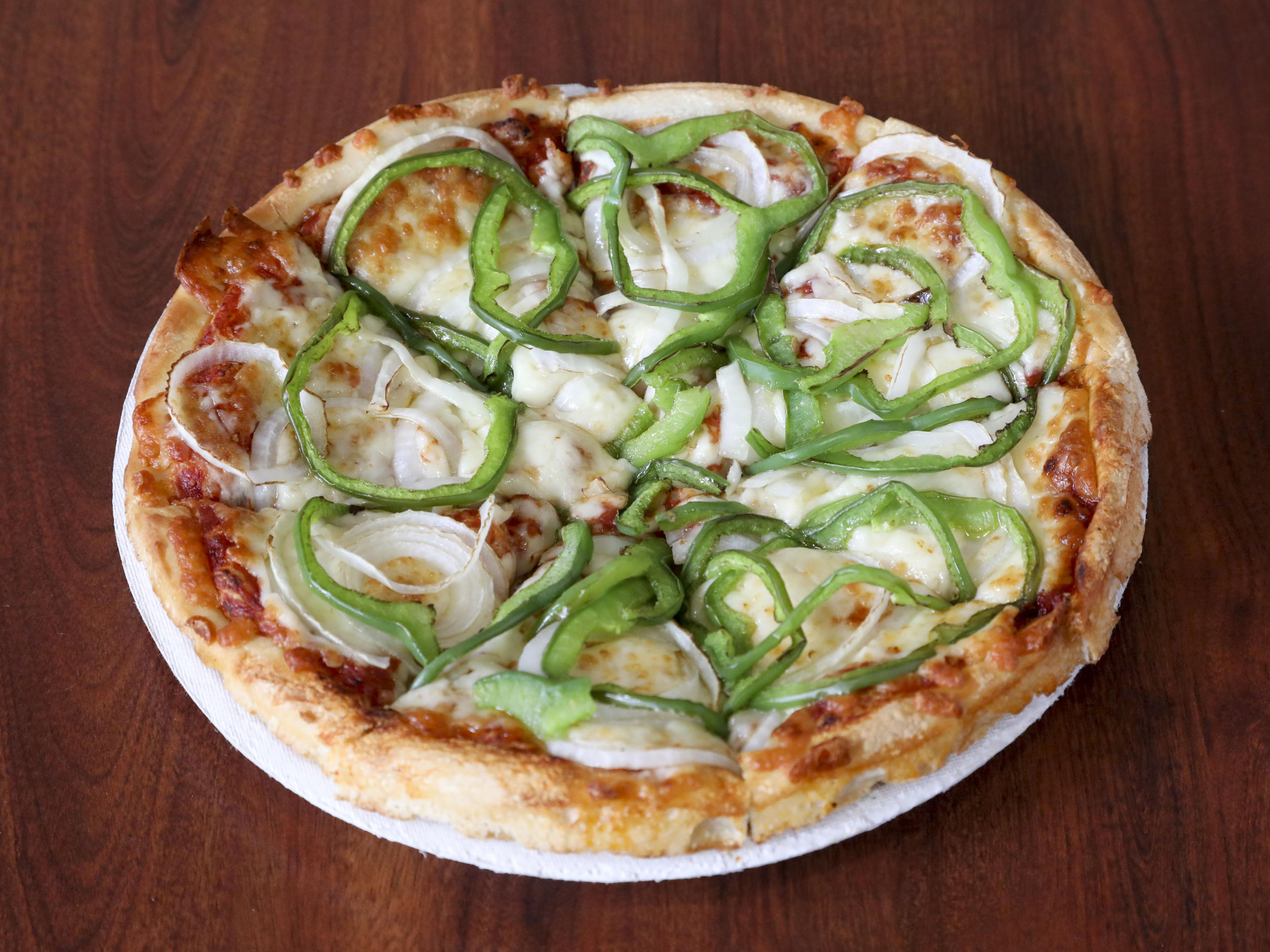 Order Onion and Pepper Pizza food online from Singas Famous Pizza store, Glen Oaks on bringmethat.com