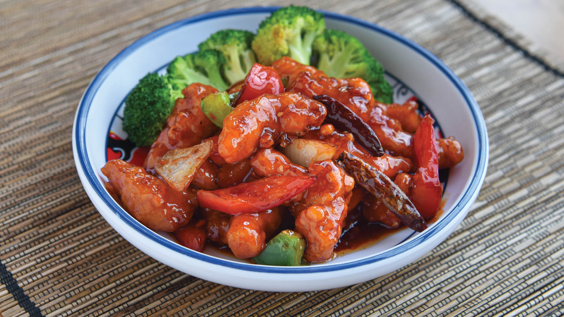 Order M4. General Tso Chicken food online from Fan T’Asia store, Atlanta on bringmethat.com