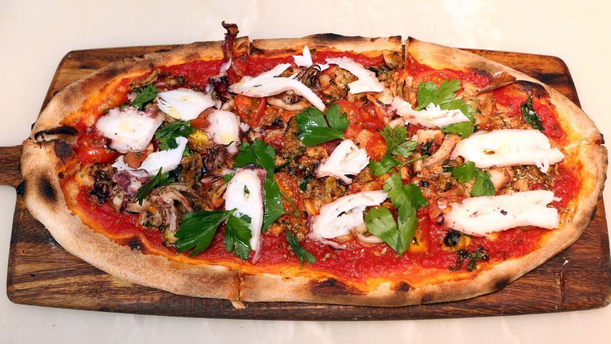 Order Seafood Pizza food online from Medi Wine Bar store, New York on bringmethat.com