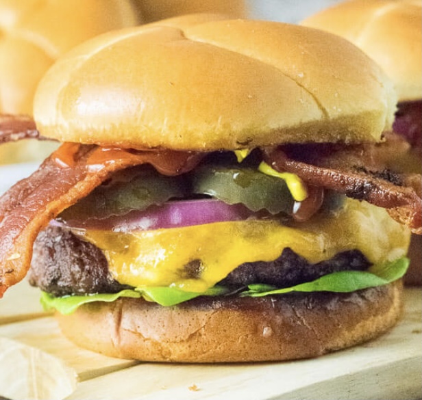 Order Bacon Cheese Burger food online from Wing It Express store, El Paso on bringmethat.com