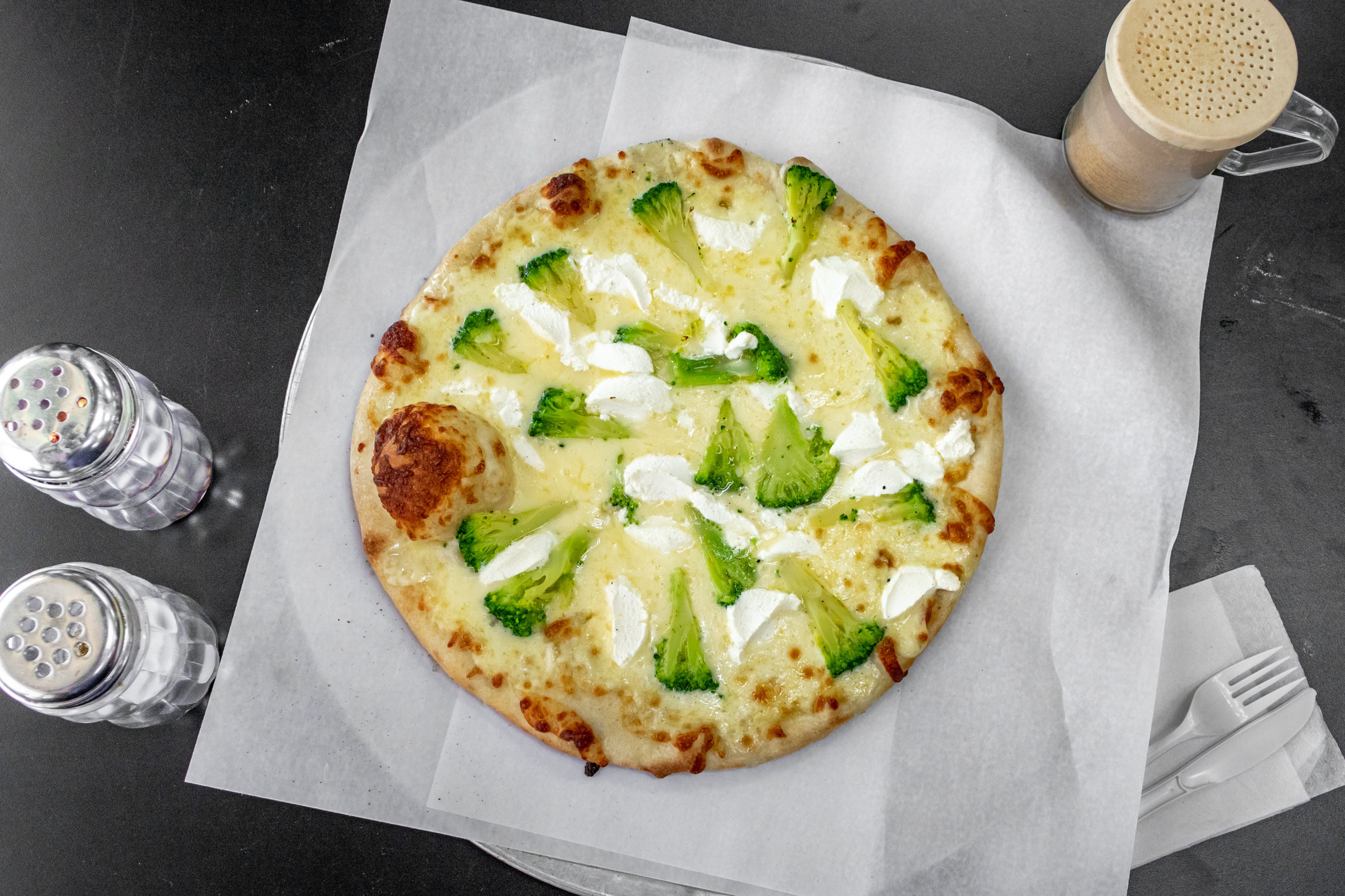 Order White Pizza with Broccoli - Medium 14'' food online from Douglass Pizza & Grill store, Franklin Park on bringmethat.com