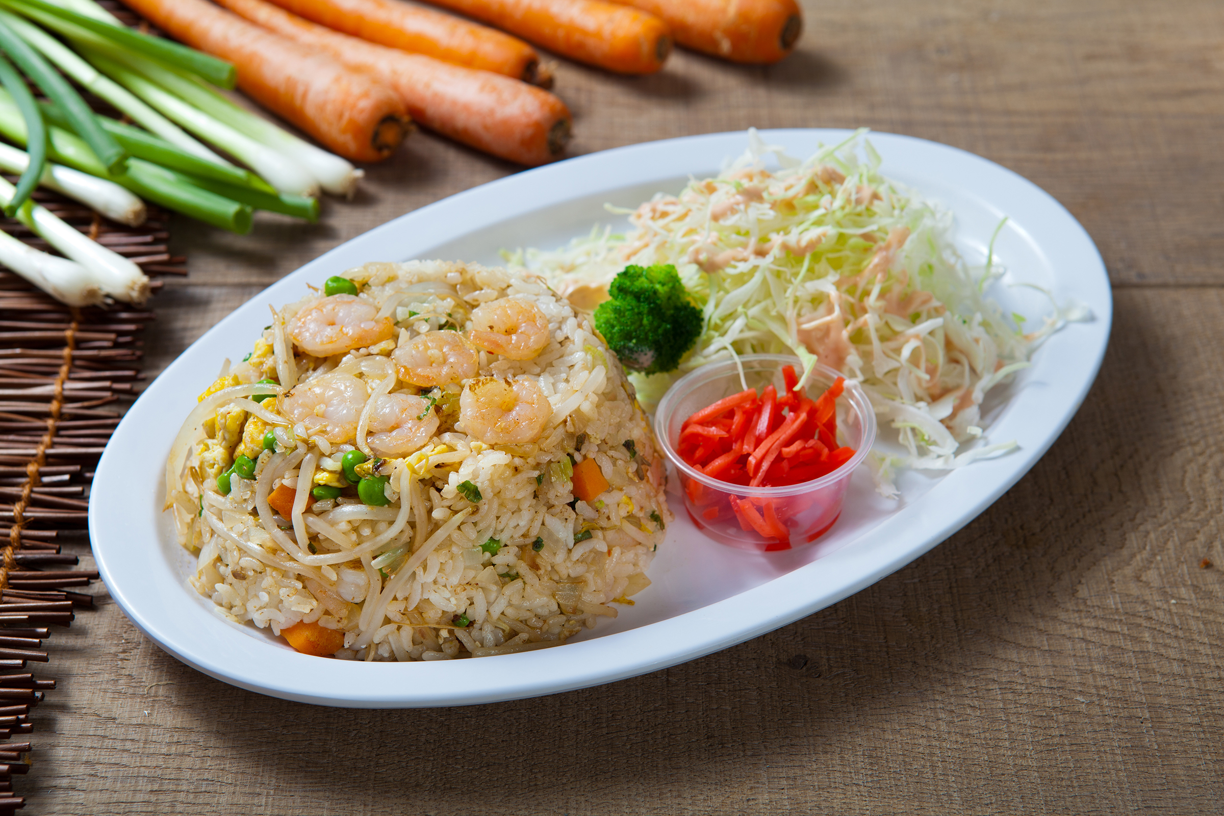 Order 65. Shrimp Fried Rice food online from Sakura Noodles store, Los Angeles on bringmethat.com