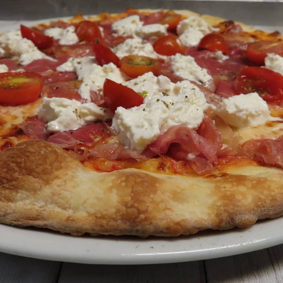 Order Pizza Crudo e Burrata - Pizza food online from Oltre Mare store, San Diego on bringmethat.com