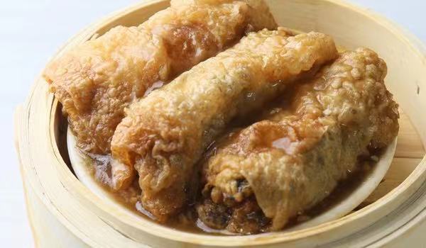 Order Bean Curd Roll with Oyster Sauce  蠔皇鮮竹卷 food online from Dim Sum Club store, San Francisco on bringmethat.com