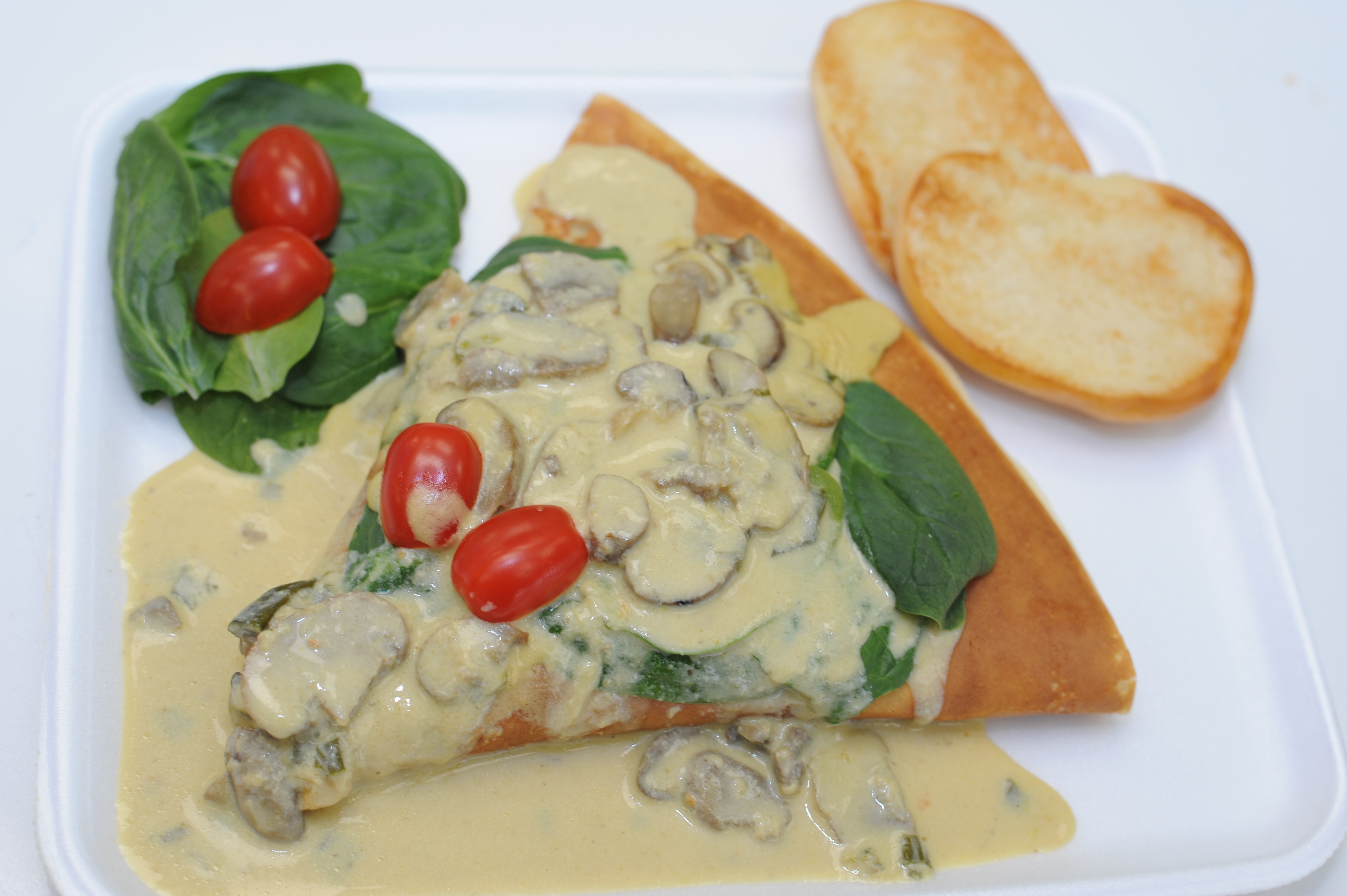 Order Crepe Chicken, Cheese, Mushroom, Spinach, Basil & Tomato food online from Crepes And Fresas store, Duluth on bringmethat.com