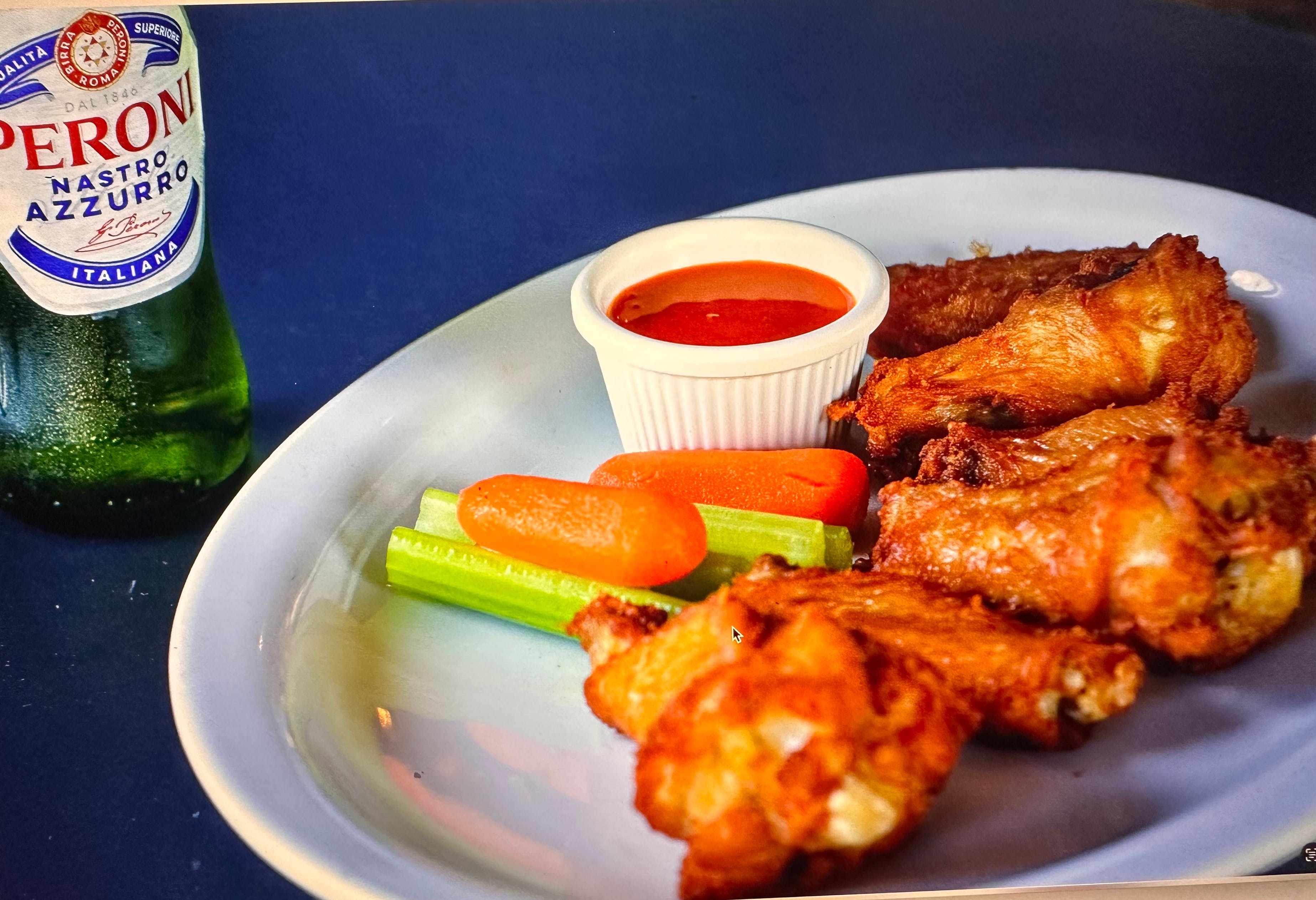 Order Chicken Wings - 6 Pieces food online from Manhattan Chicago Pizza Kendall store, Miami on bringmethat.com