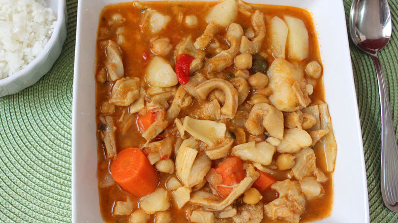 Order Mondongo/ Beef Tripe Soup food online from Tu Cocina Restaurant & Bakery store, Lawrence on bringmethat.com