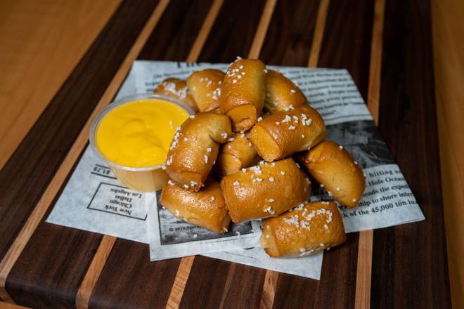 Order Pretzel Bites food online from Lefty'S Cheesesteaks store, Walled Lake on bringmethat.com