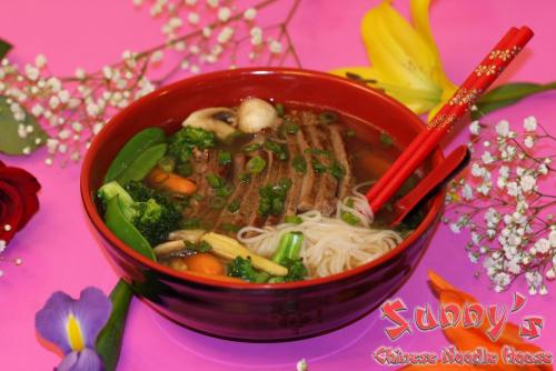 Order 40. Ribeye Steak Noodle Soup food online from Sunny's Chinese Noodle House store, Green Bay on bringmethat.com