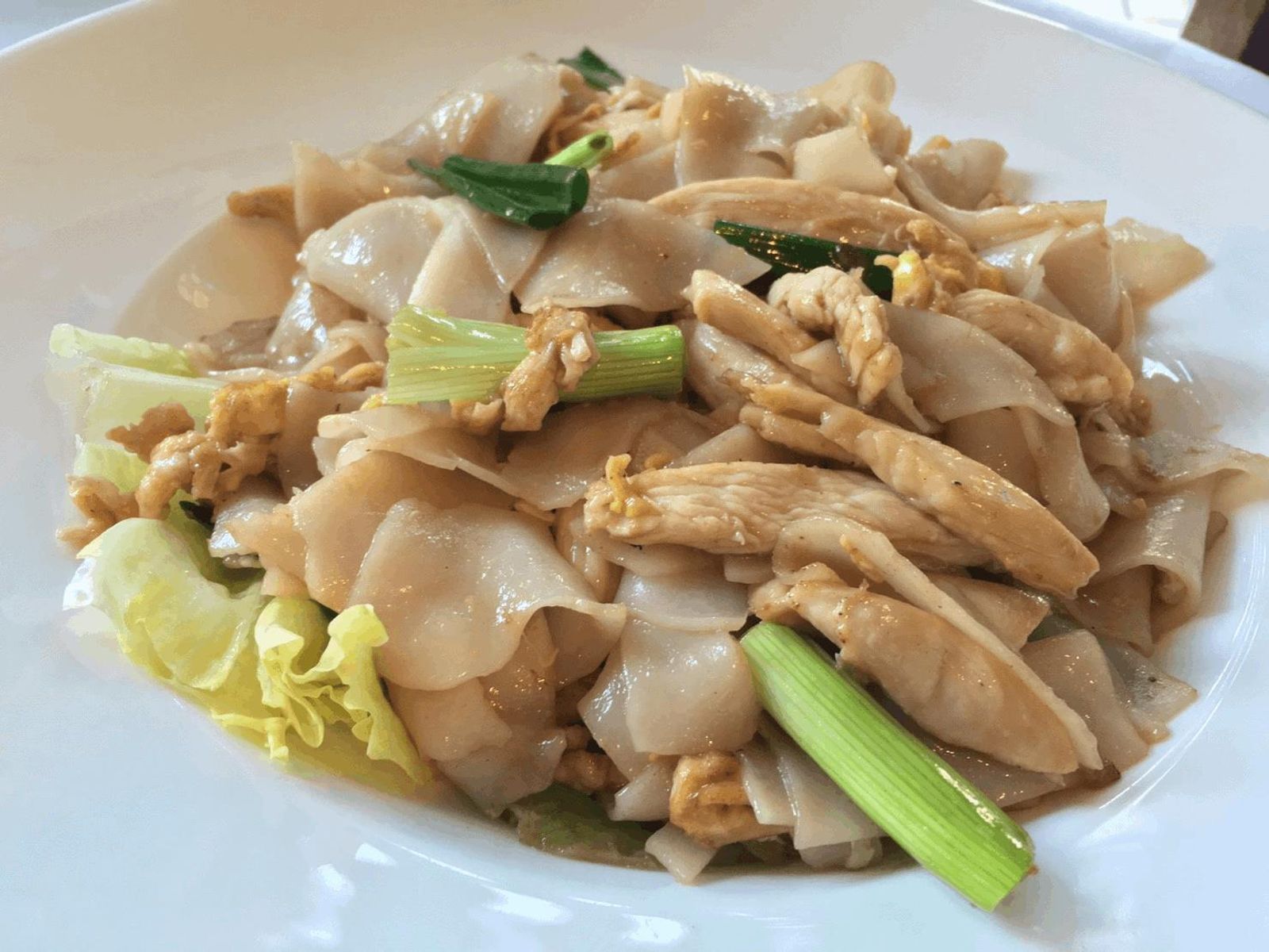 Order Chicken Noodles (Kwaytiaw Pad Gai) food online from Toomie Thai store, Alameda on bringmethat.com