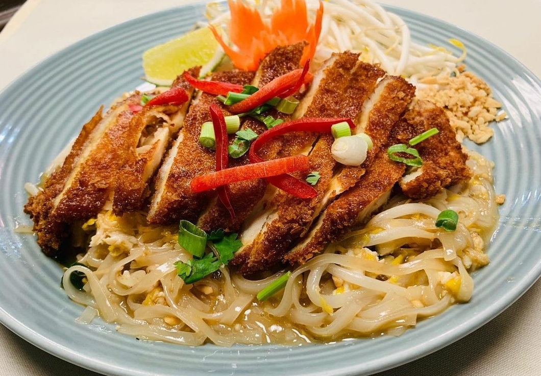 Order Crispy Chicken Pad Thai food online from The Similans store, Cambridge on bringmethat.com
