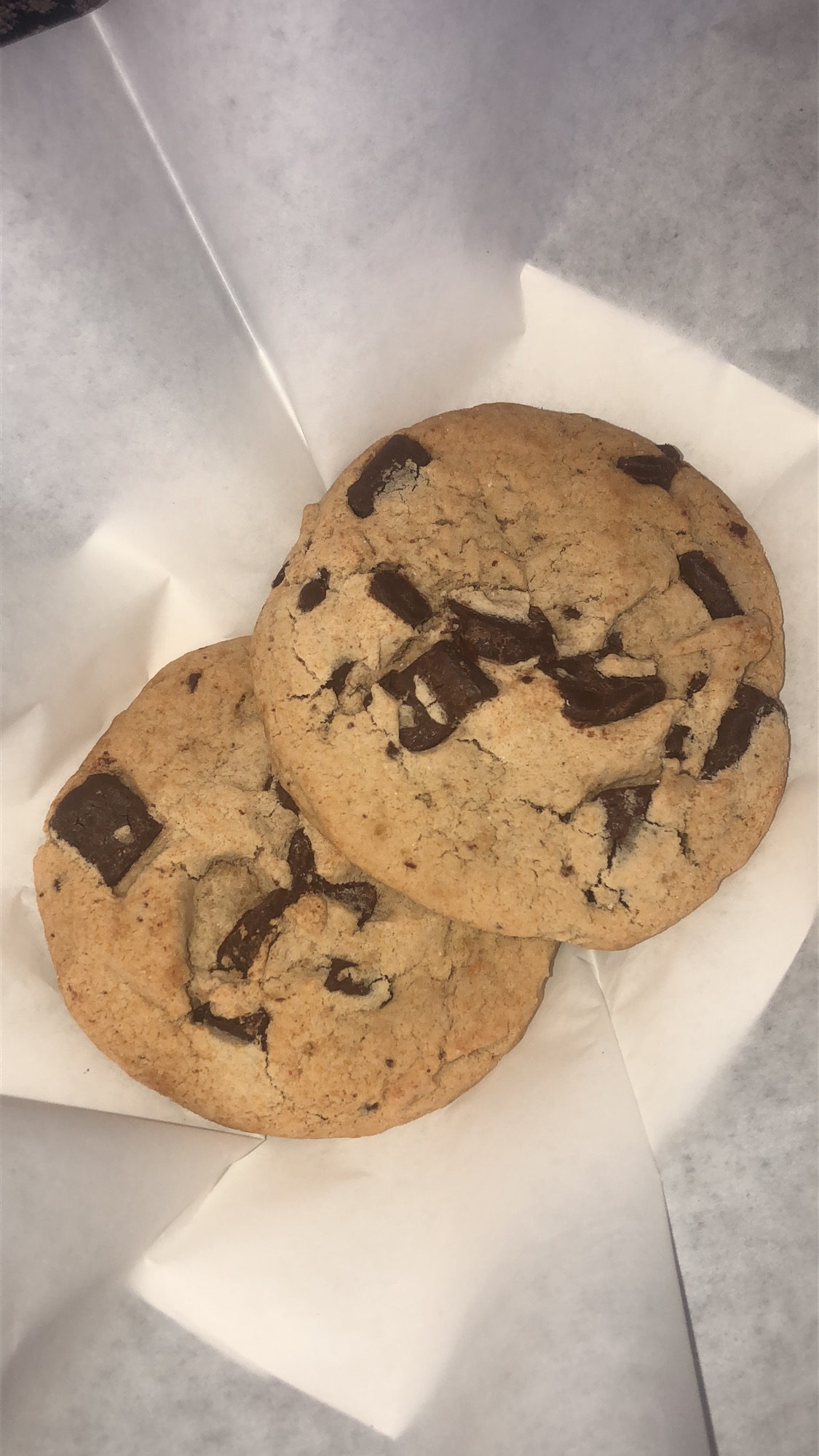 Order Chocolate Chip Cookies food online from Frankie's Dawg House store, Baton Rouge on bringmethat.com