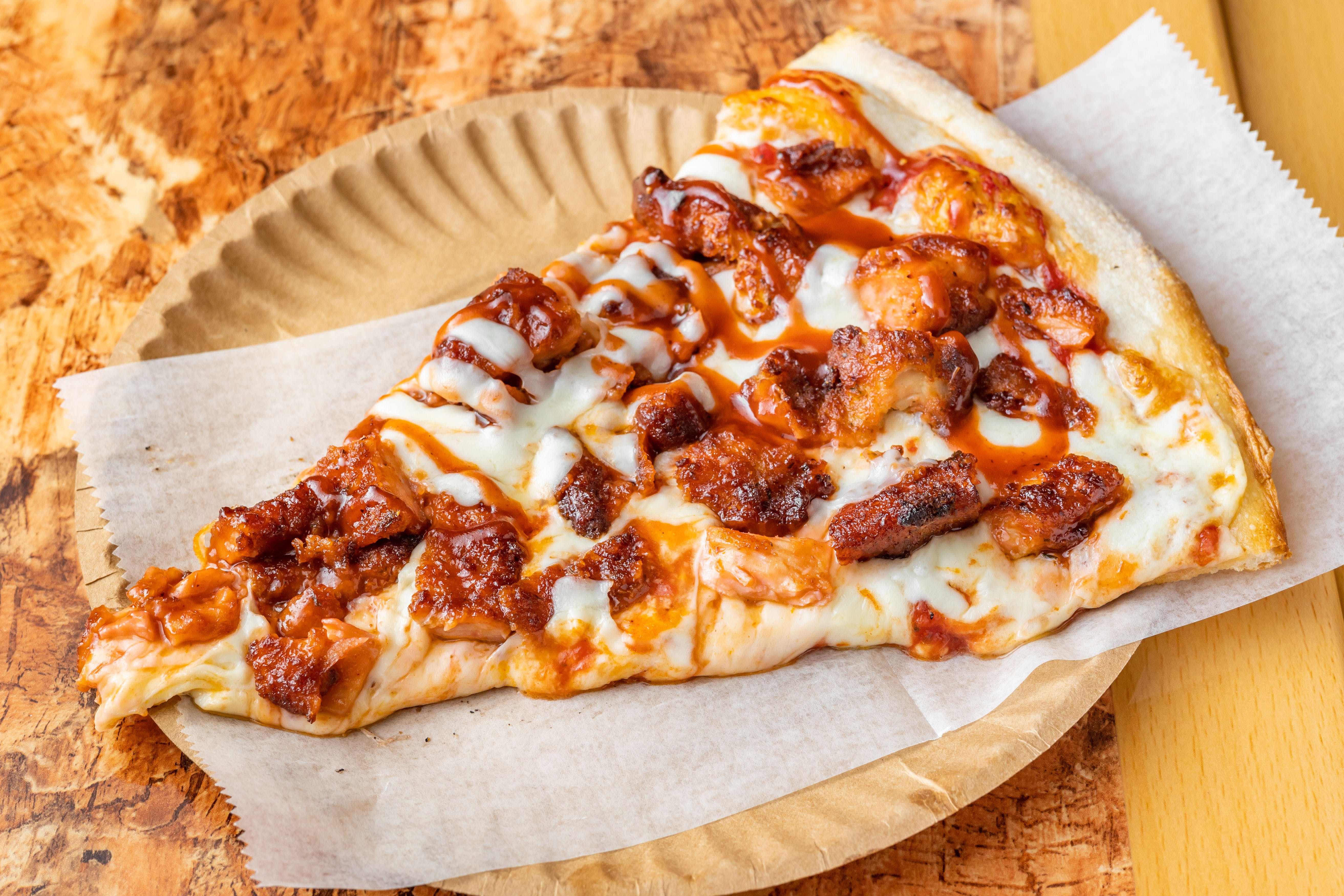Order BBQ Chicken Pizza - Small 14" food online from Lombardo's Pizza & Pasta store, Levittown on bringmethat.com