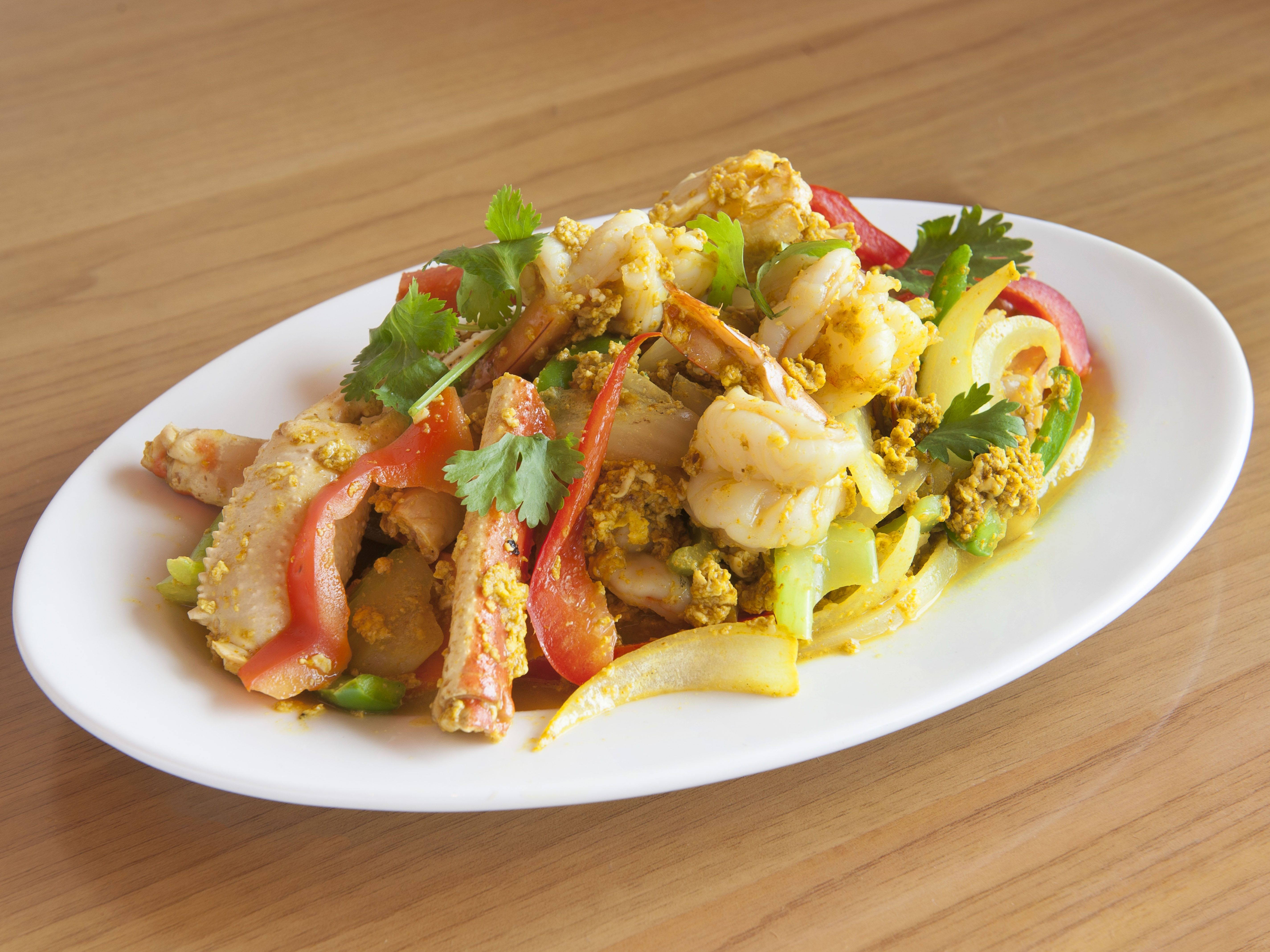 Order Shrimp & Crab Curry Sauce food online from Thai Eagle Rox store, Los Angeles on bringmethat.com