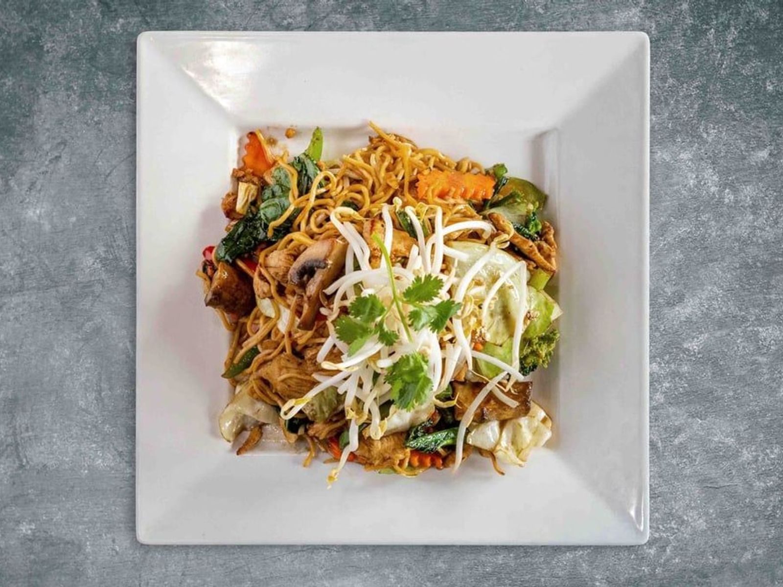 Order My Mein Squeeze (Thai Lo Mein) food online from Come Thai With Me store, Dallas on bringmethat.com