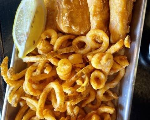 Order Vegan Fish and Chips food online from Bobcat Bonnie's store, Detroit on bringmethat.com