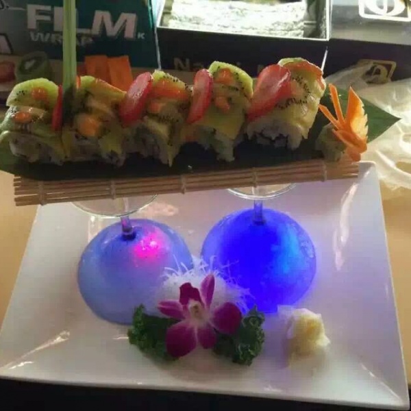 Order R3. Hawaii Rainbow Roll food online from Fusion Wok store, Katy on bringmethat.com