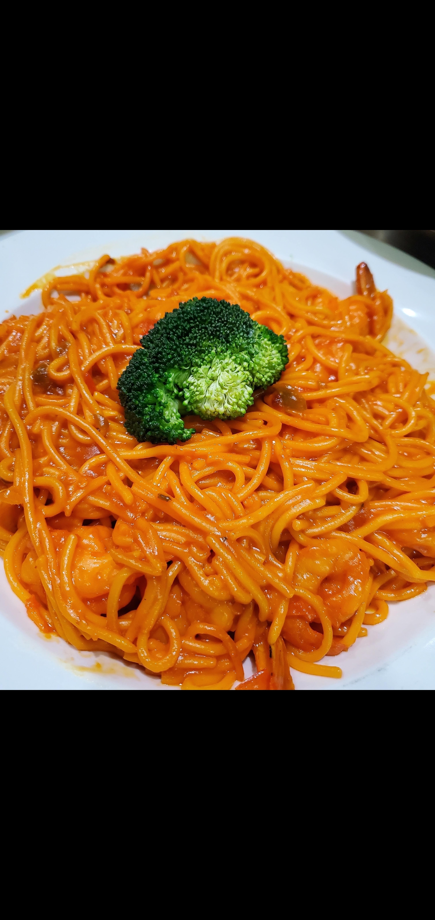 Order Espaghetti con Camarones food online from El Conuco Restaurante store, Union City on bringmethat.com