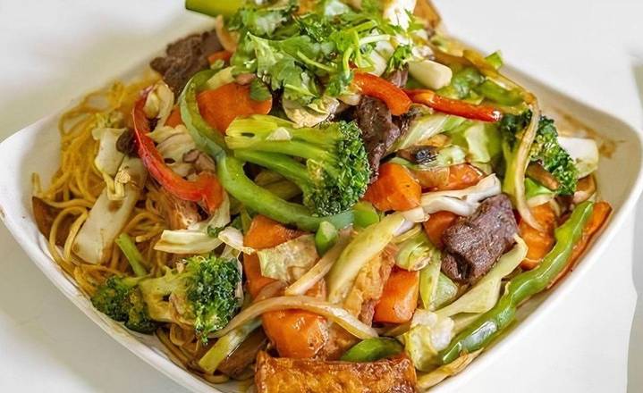 Order Lucky Chow Mein food online from Loving Hut store, San Diego on bringmethat.com