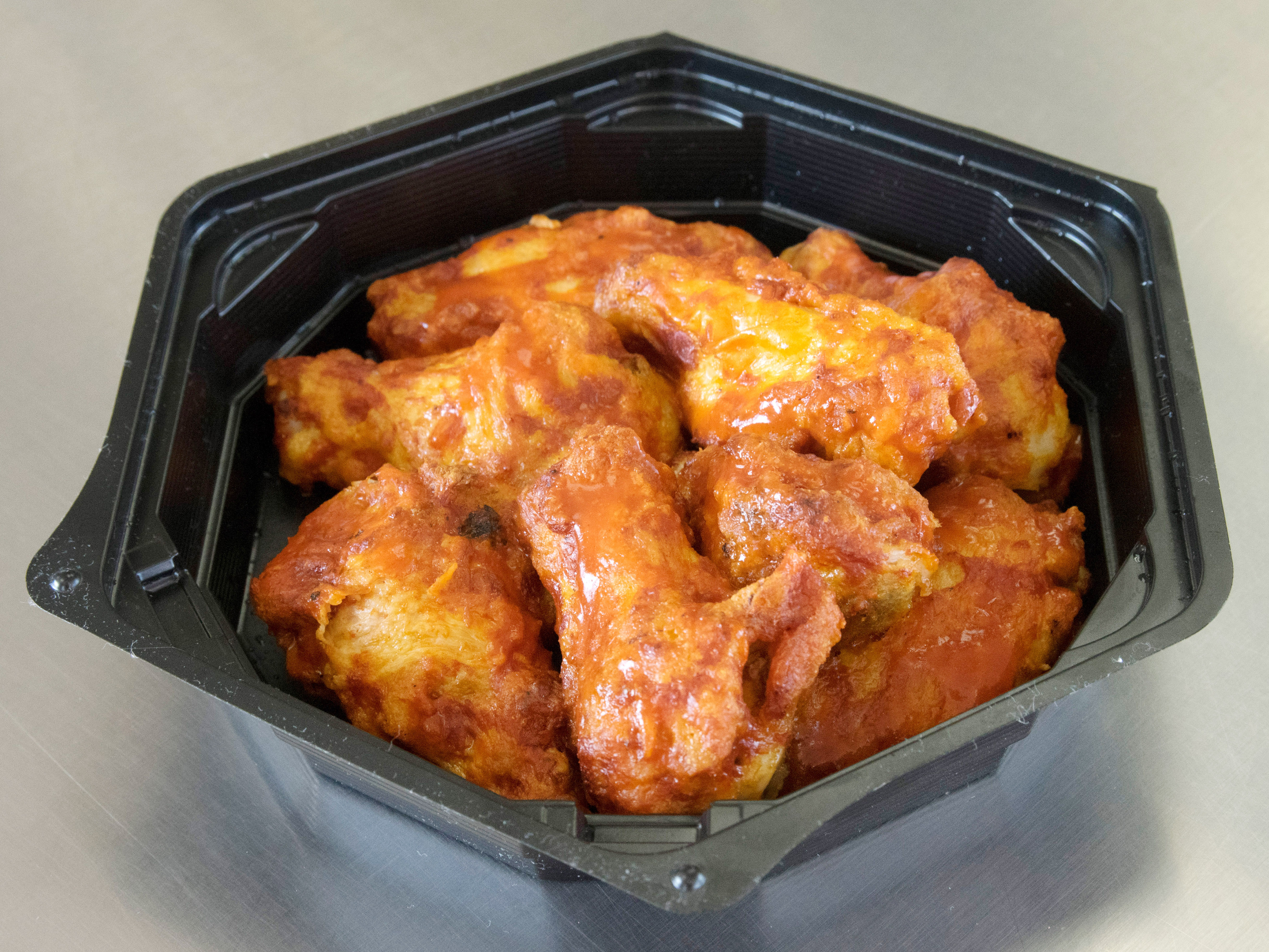 Order Chicken Wings food online from Pizza Xpress store, El Cajon on bringmethat.com