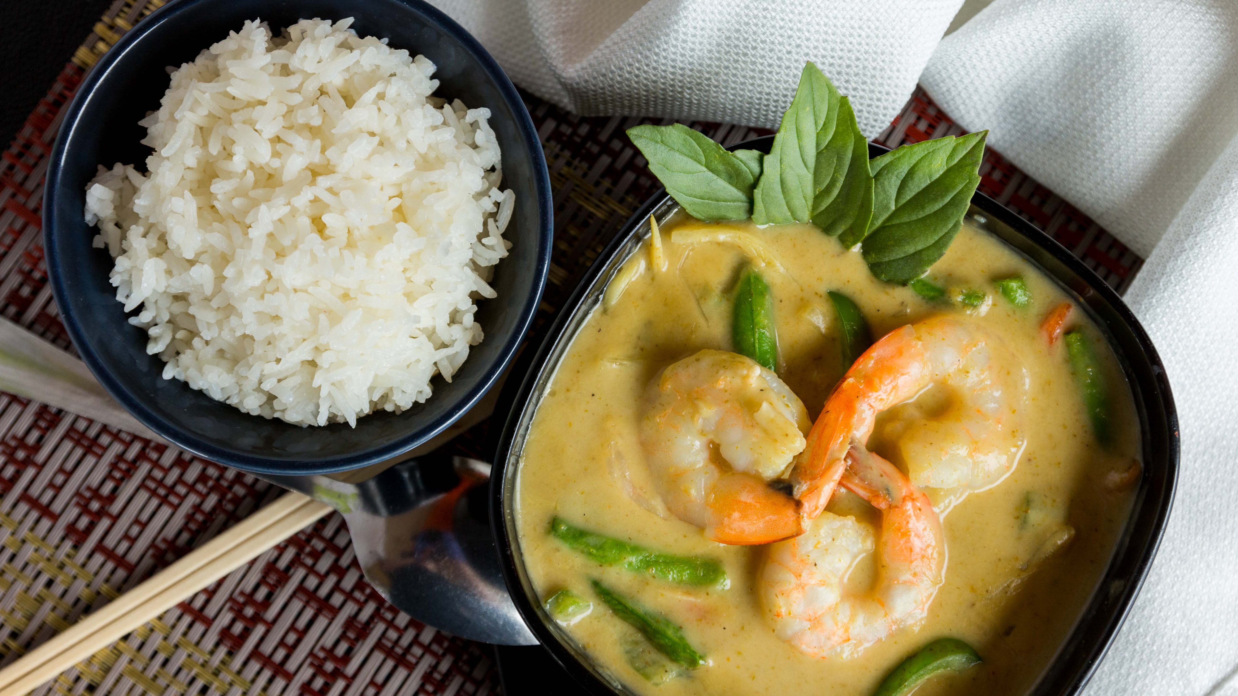 Order Green Curry food online from Thai Koon Kitchen store, West Chester Township on bringmethat.com