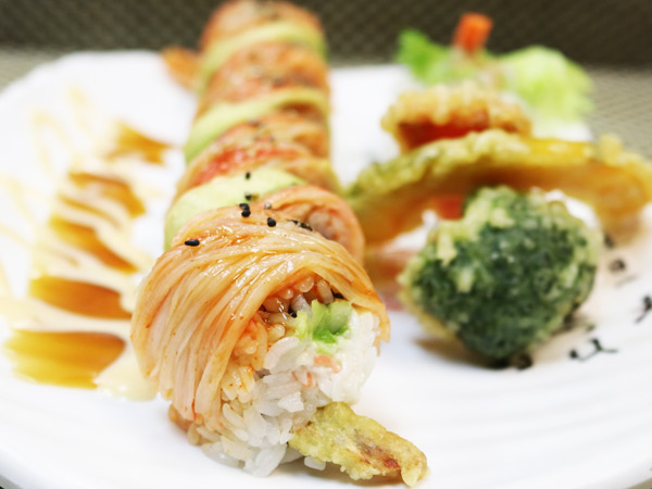 Order Piano Roll food online from Sushiraw store, Los Angeles on bringmethat.com