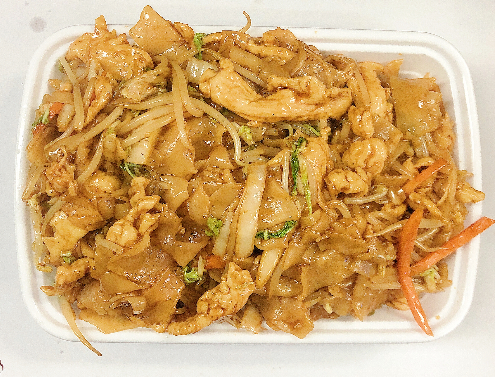 Order 40. Chicken Chow Fun 鸡河粉 food online from Happy Garden Chinese Restaurant store, BRONX on bringmethat.com