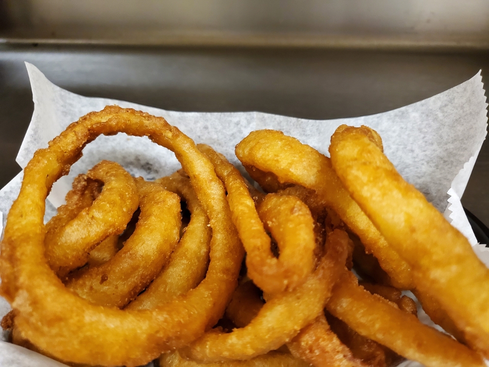 Order Beer Battered Onion Rings food online from Ollie Pizza store, Litchfield on bringmethat.com