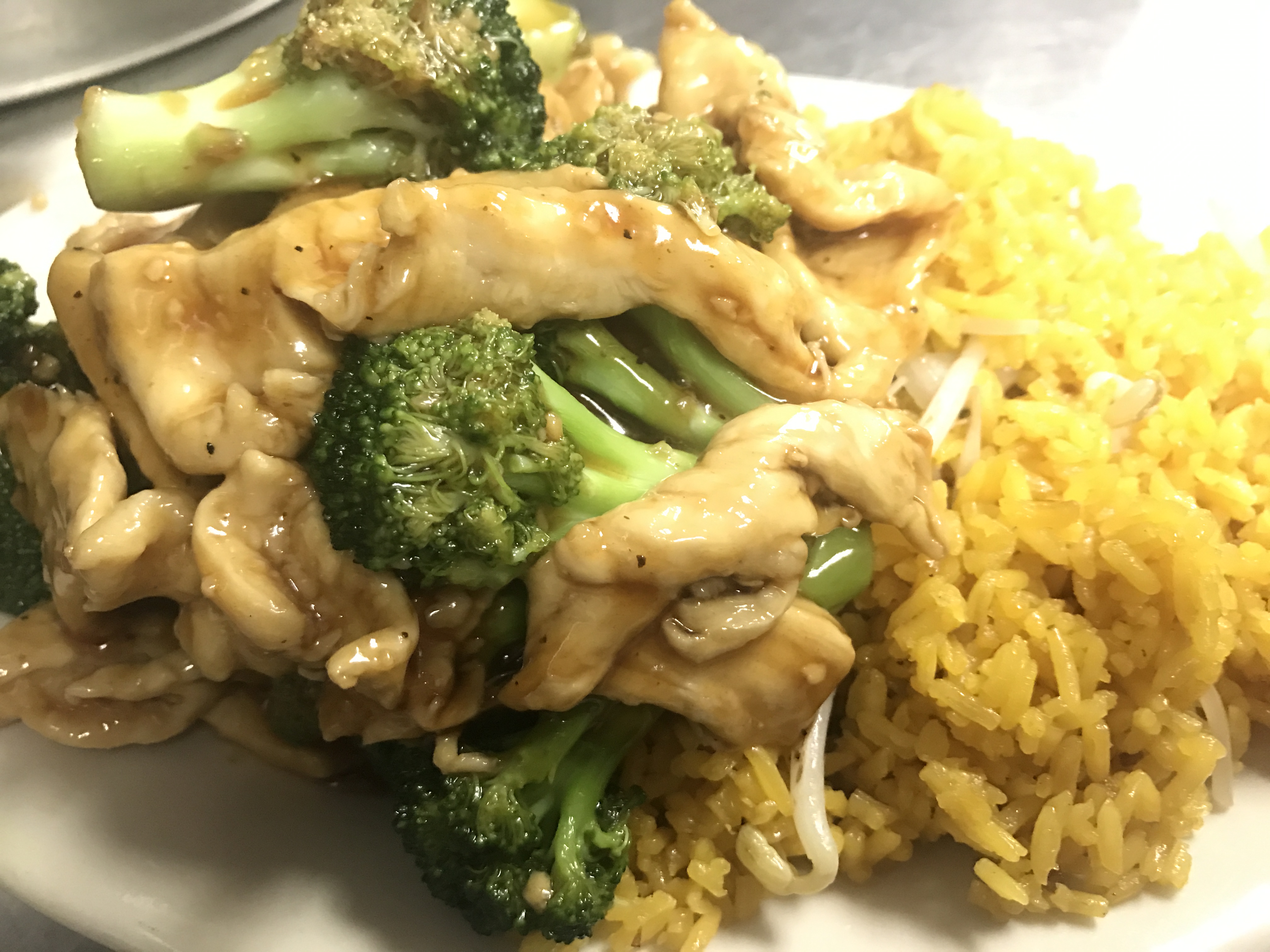 Order S2. Chicken with Broccoli Platter food online from Empress Garden store, Philadelphia on bringmethat.com