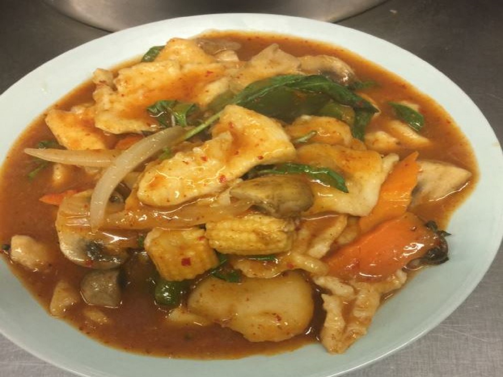 Order Red Curry food online from Beijing Asian Restaurant store, Maineville on bringmethat.com