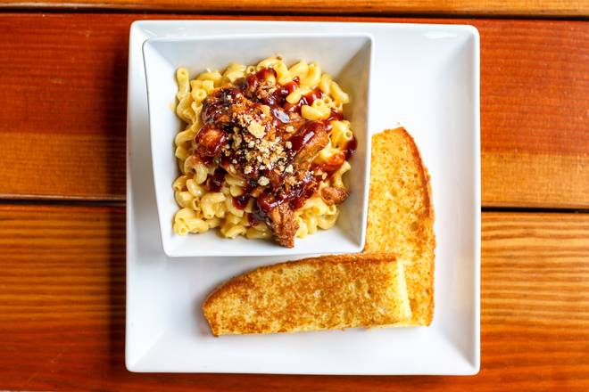 Order Pulled Pork Mac and Cheese  food online from Tommy Tavern + Tap store, Princeton on bringmethat.com
