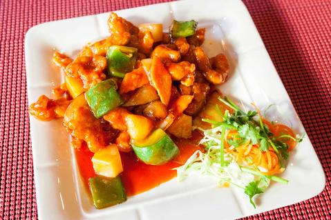 Order 咕鸡 Sweet &Sour Chicken food online from Spices 3 store, Oakland on bringmethat.com