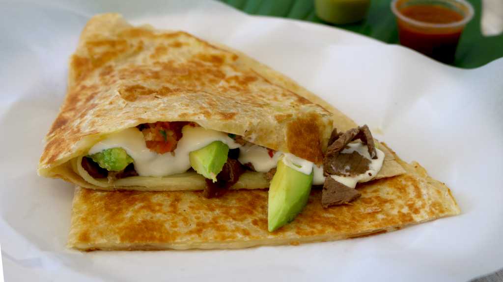 Order Super Quesadilla food online from Tacos A La Parrilla store, San Jose on bringmethat.com