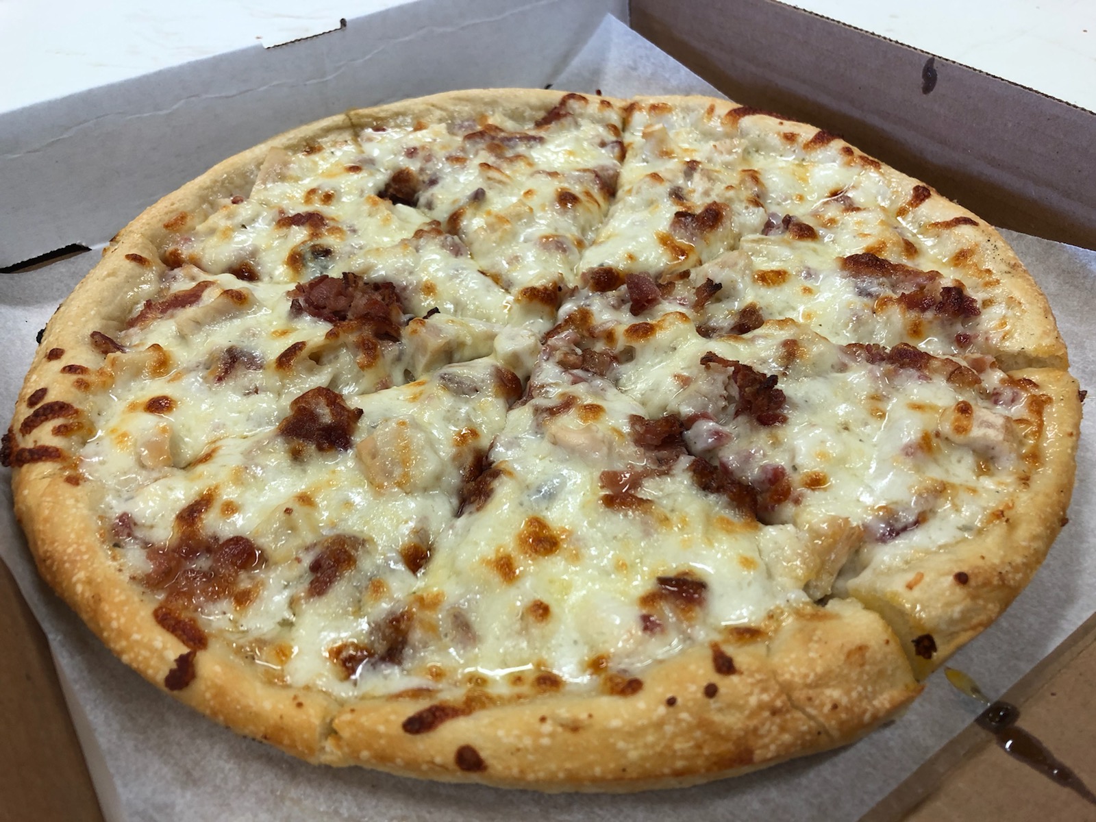 Order Bacon Chicken Ranch Pizza food online from Cornersburg Pizza-Boardman store, Youngstown on bringmethat.com