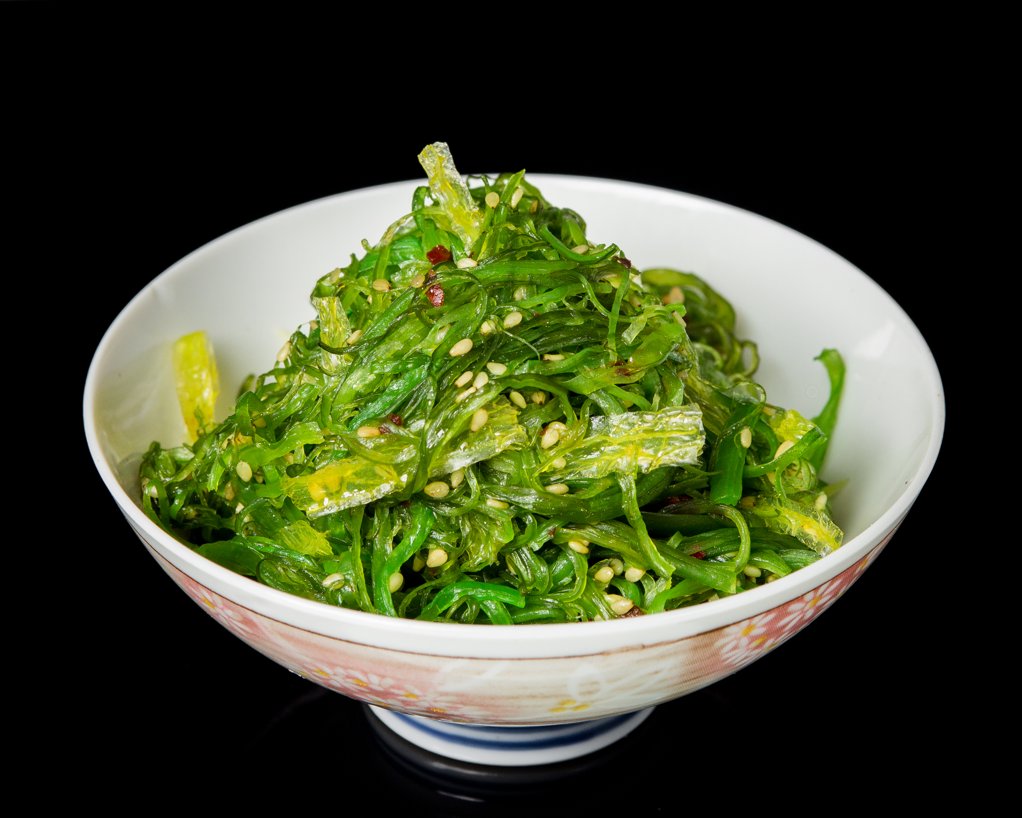 Order Seaweed Salad food online from Sushi Sakura Express store, Houston on bringmethat.com