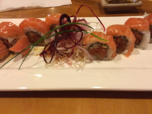 Order Spicy Salmon Roll food online from 2 Die for Sushi store, Canoga Park on bringmethat.com