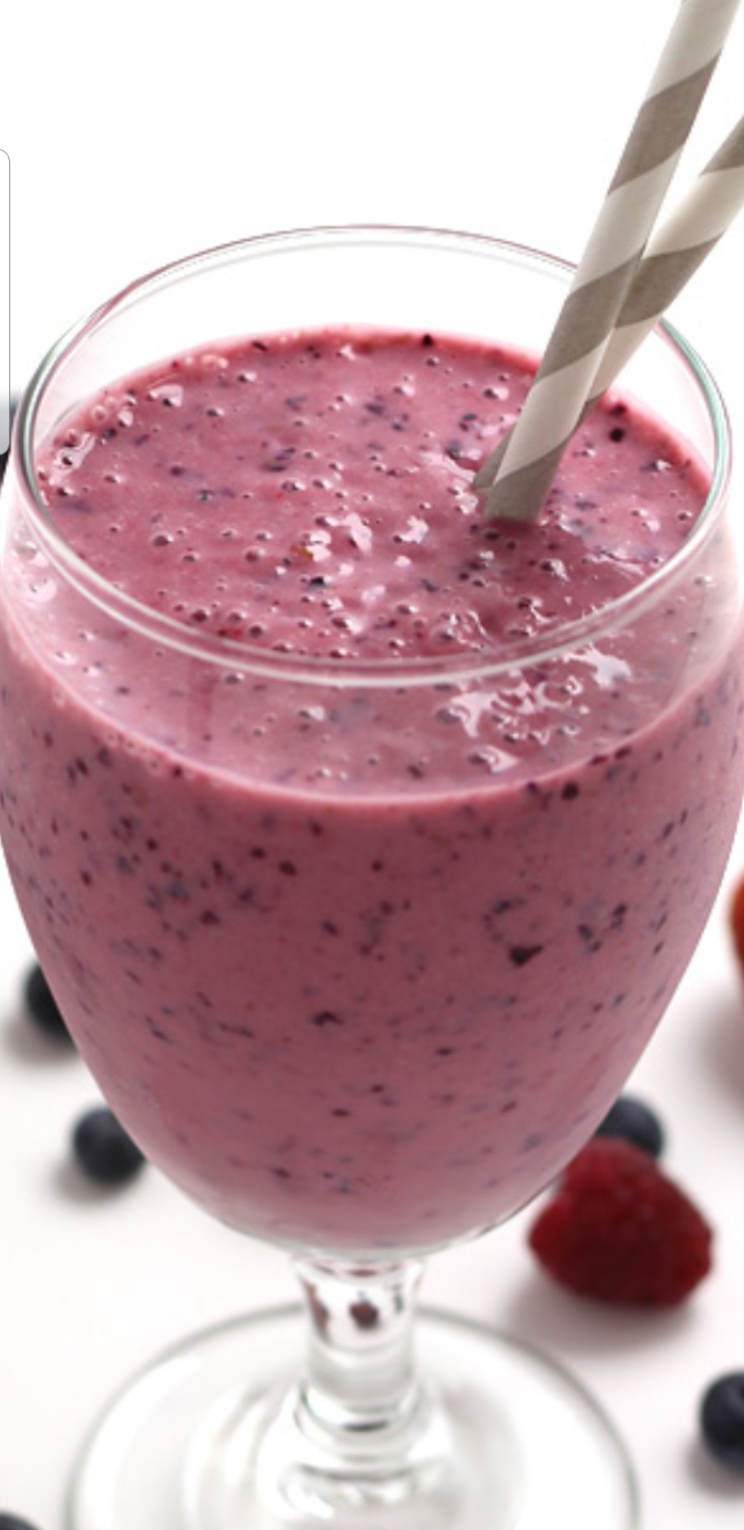 Order The Very Berry Smoothie  food online from Bedford gourmet food store, Brooklyn on bringmethat.com