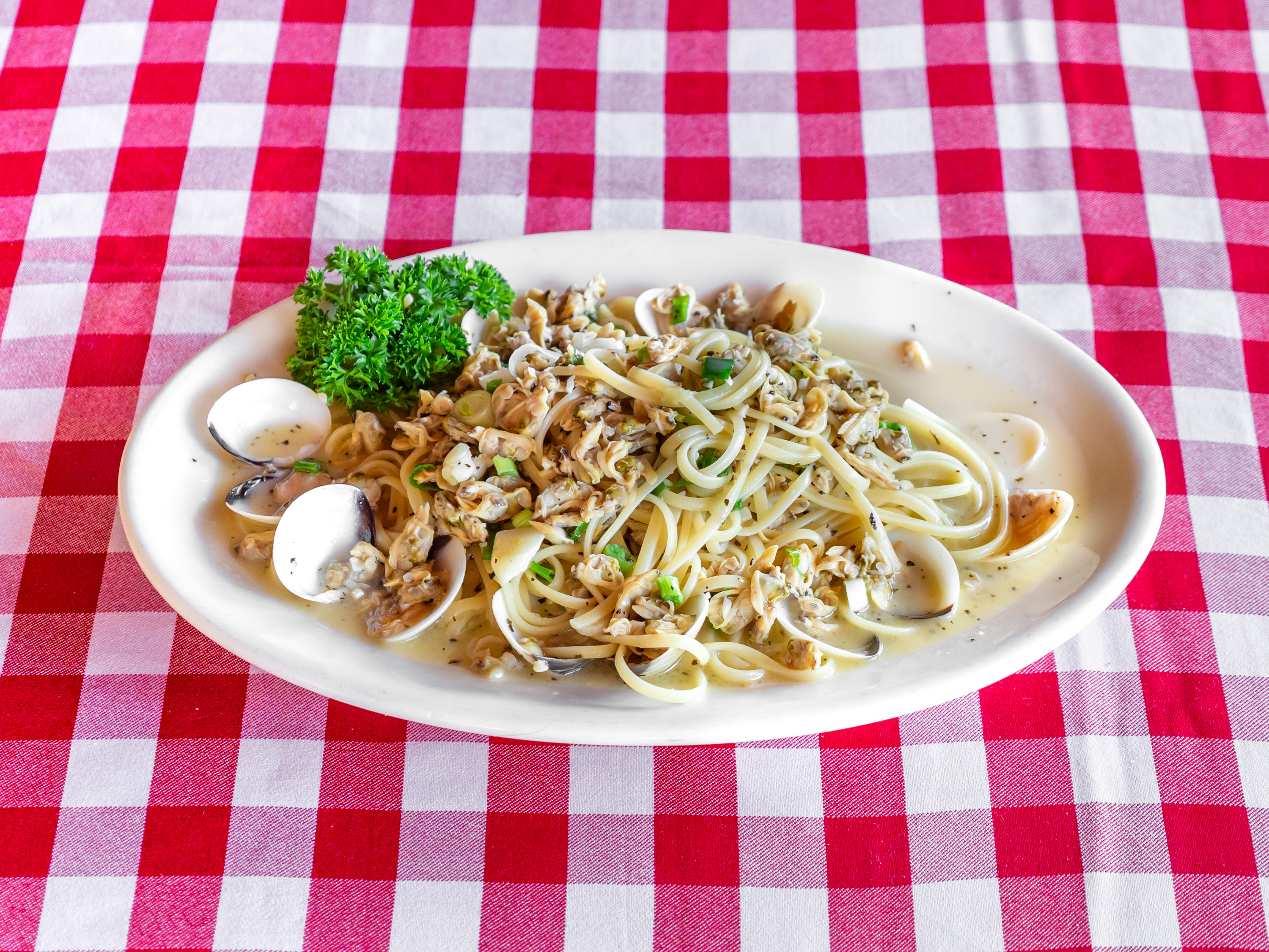 Order Linguini with Clams food online from Giorgio's store, Milpitas on bringmethat.com
