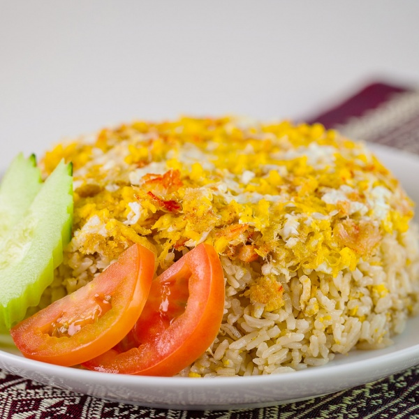 Order Crab Fried Rice food online from Siam chan thai cuisine store, Los Angeles on bringmethat.com
