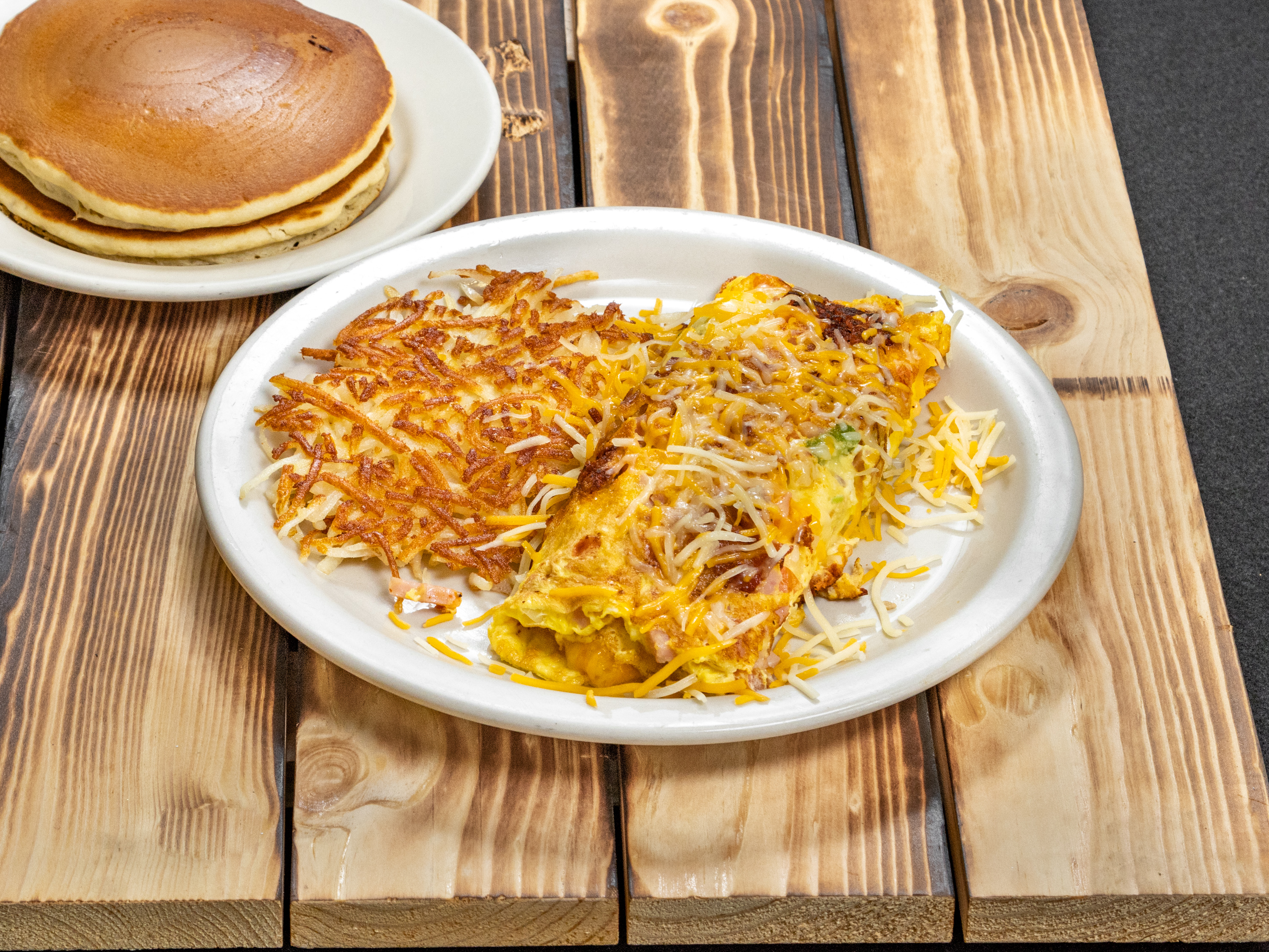 Order Combo Omelet with Toast Breakfast food online from Restaurant Y Tacos El Chino store, Dallas on bringmethat.com