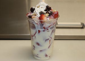 Order Fresas con Crema (Large) food online from Belmont Fruit And Snacks store, Belmont on bringmethat.com