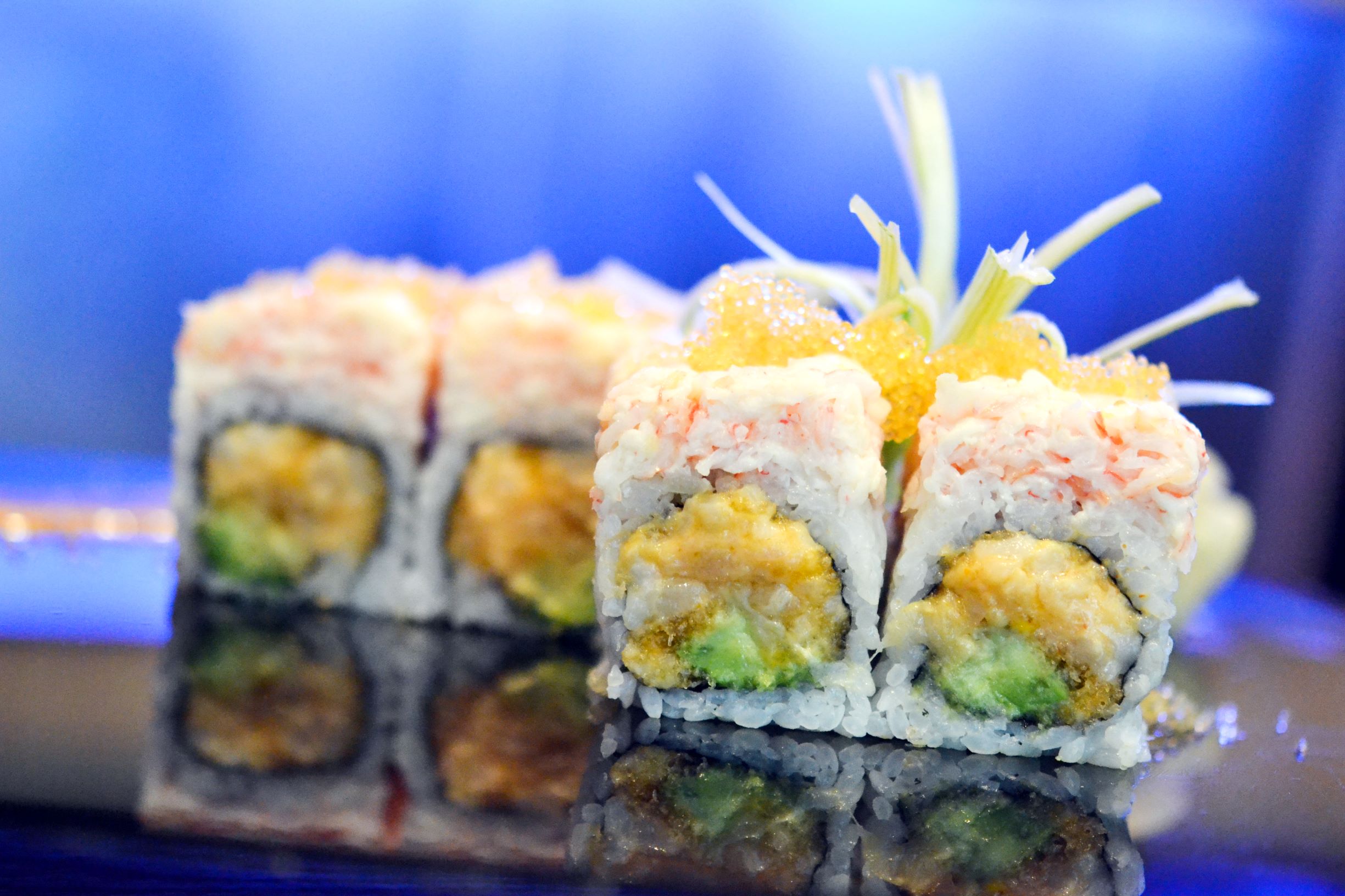 Order Snow White Roll food online from Sushi para japanese restaurant store, New York on bringmethat.com