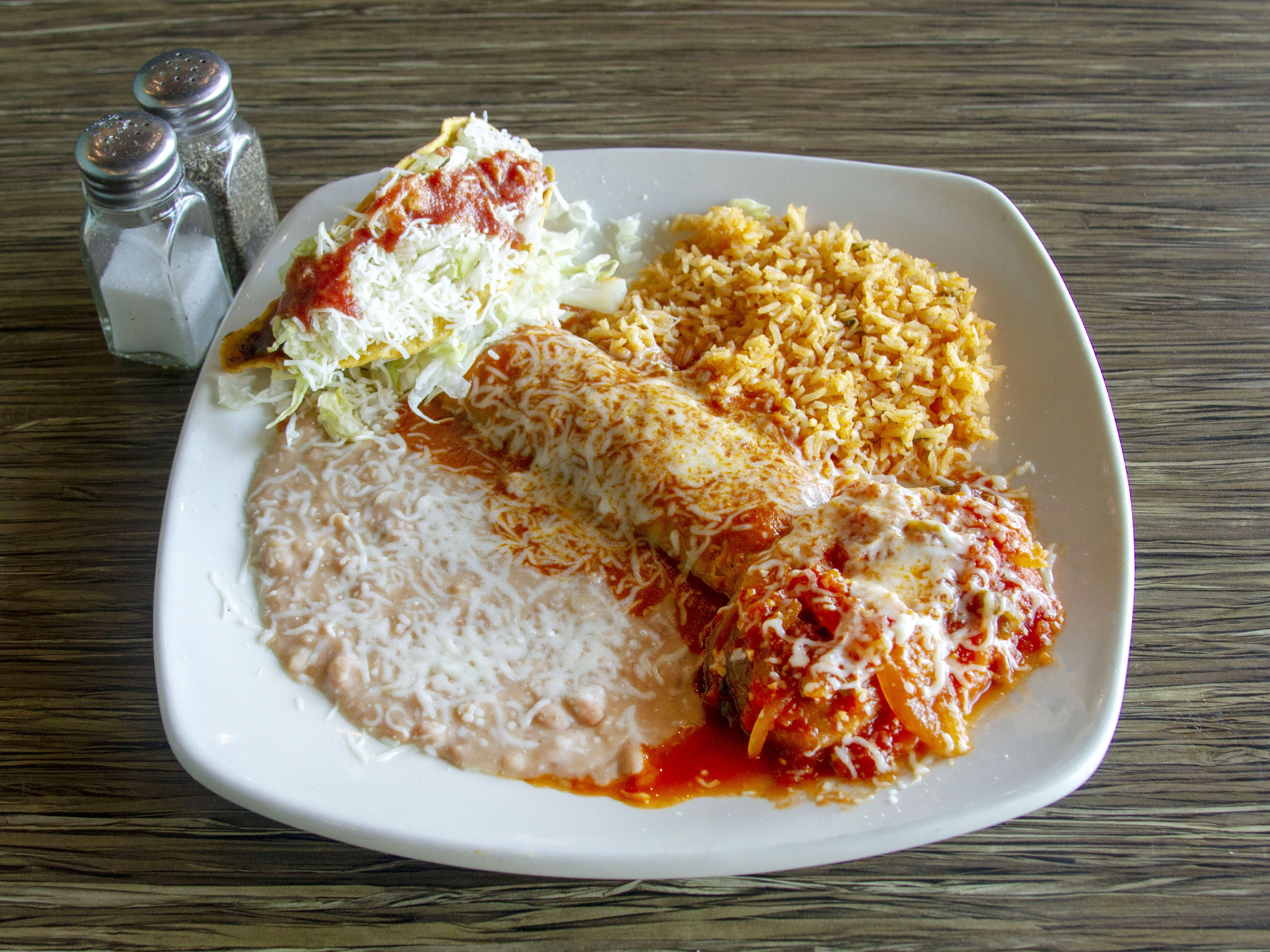 Order 3 Item Combo food online from Que Pasa Mexican Cafe store, Visalia on bringmethat.com