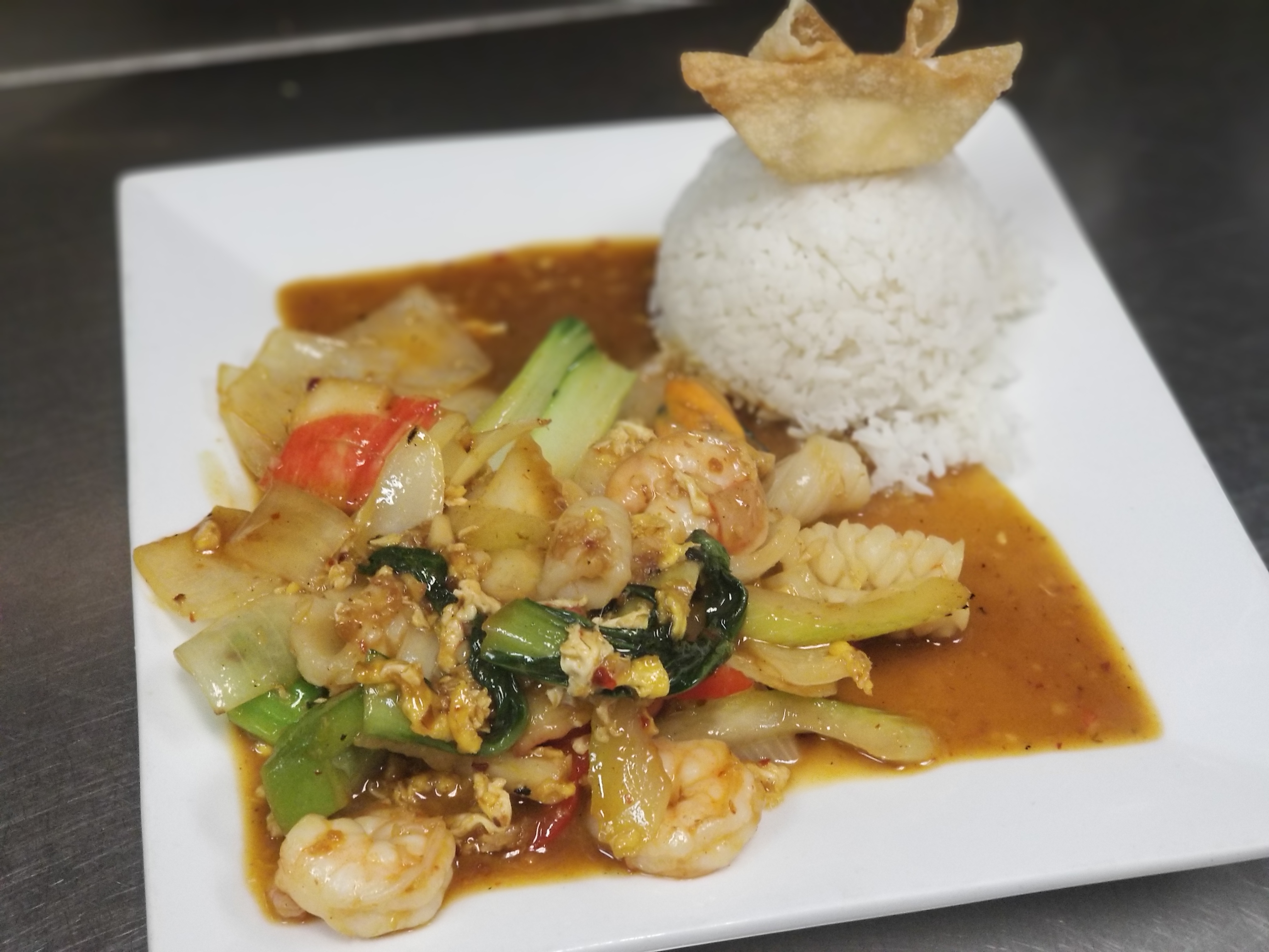 Order Yellow Curry Seafood Stir-Fry food online from Thai House store, Kansas City on bringmethat.com