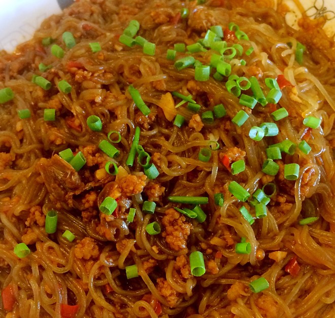 Order Sauteed Vermicelli with Spicy Minced Pork蚂蚁上树 food online from Frice store, Riverside on bringmethat.com