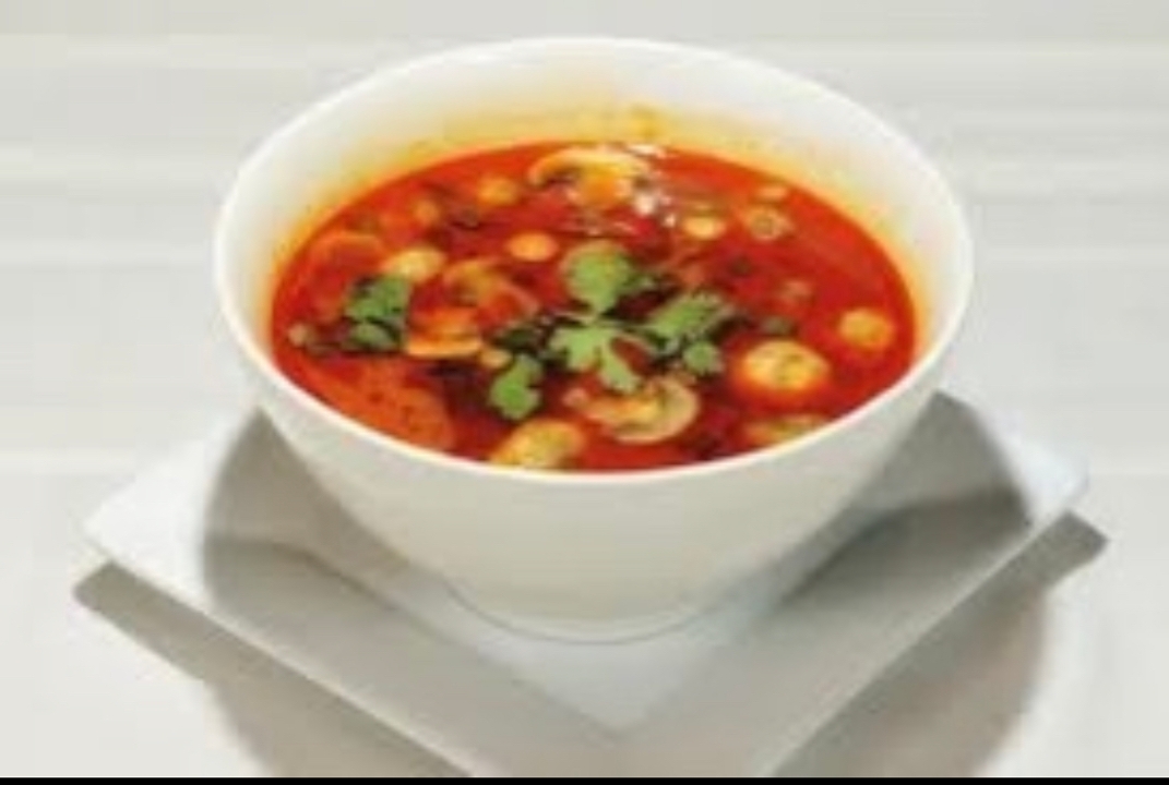 Order Tom Yum Soup food online from Diva Thai Express store, Chicago on bringmethat.com