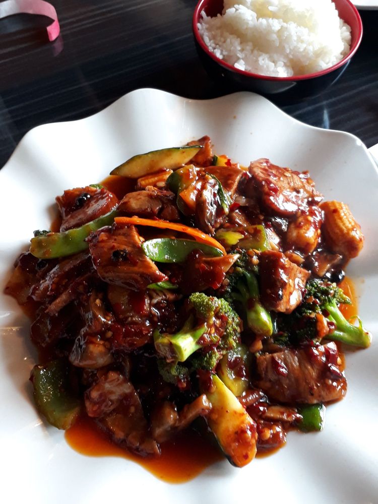 Order S4. Hunan Pork food online from Soho Chinese & Japanese Restaurant store, Clarksville on bringmethat.com